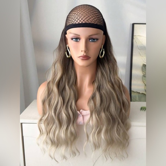 22 In Ashy  Medium Blonde   Balayage Clip in hair Extensions - Picture 4 of 8